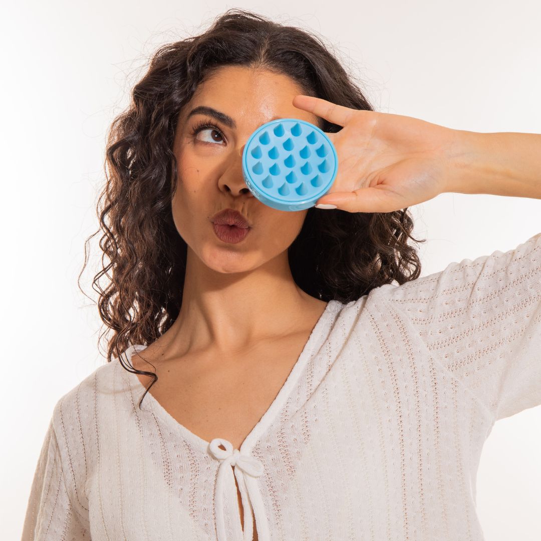BROSSE MASSANTE CUIR CHEVELU – STIMULATION, DÉTENTE & VOLUME